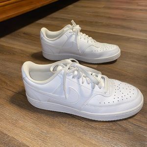 Woman’s Nike Court Vision Low 9.5